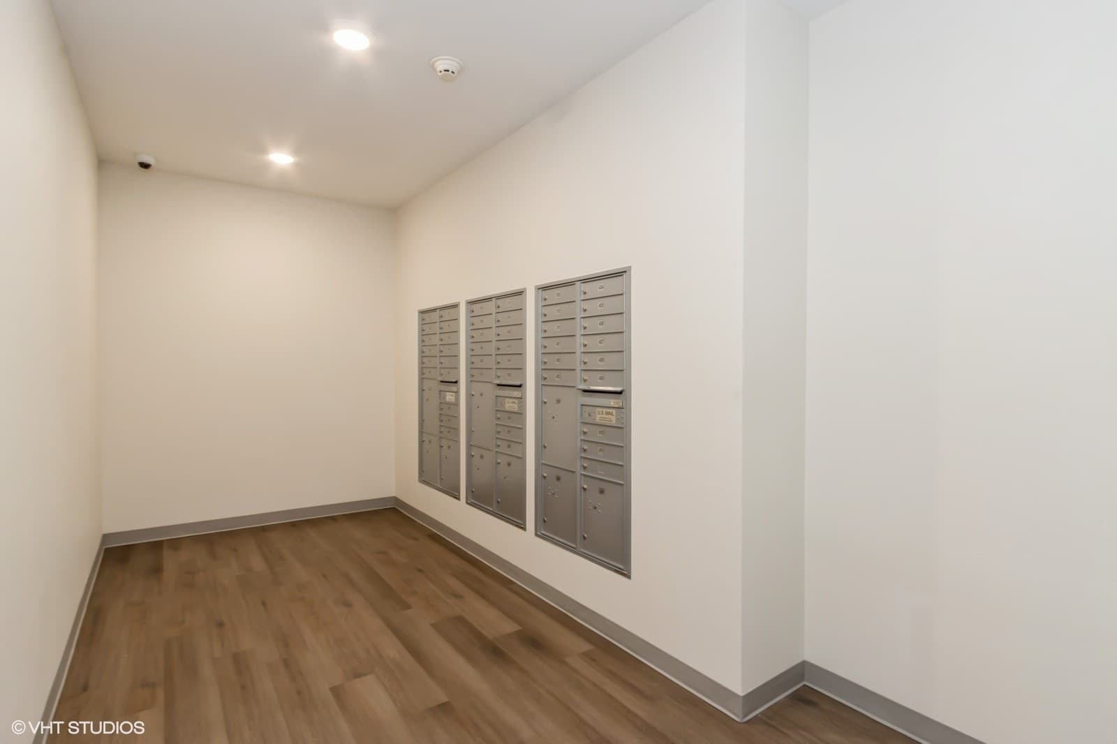 Tower 4 - Mailbox Area